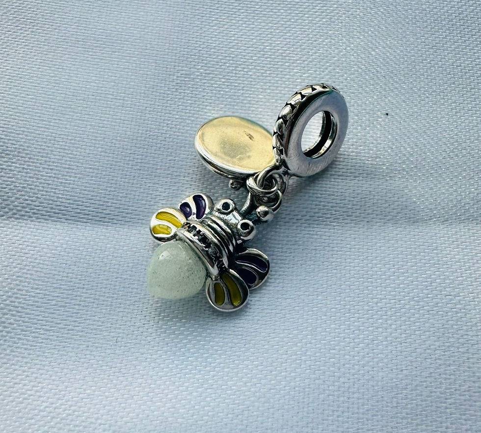 Berloque abelha luminosa