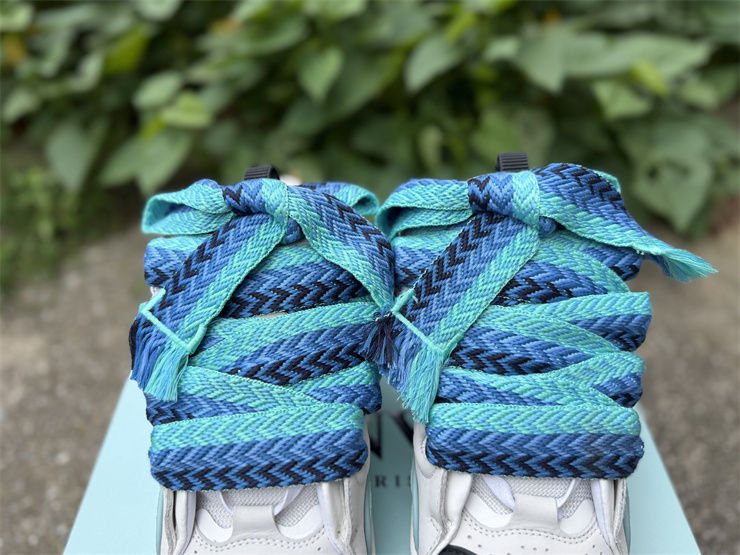 L. CURB (white/blue)