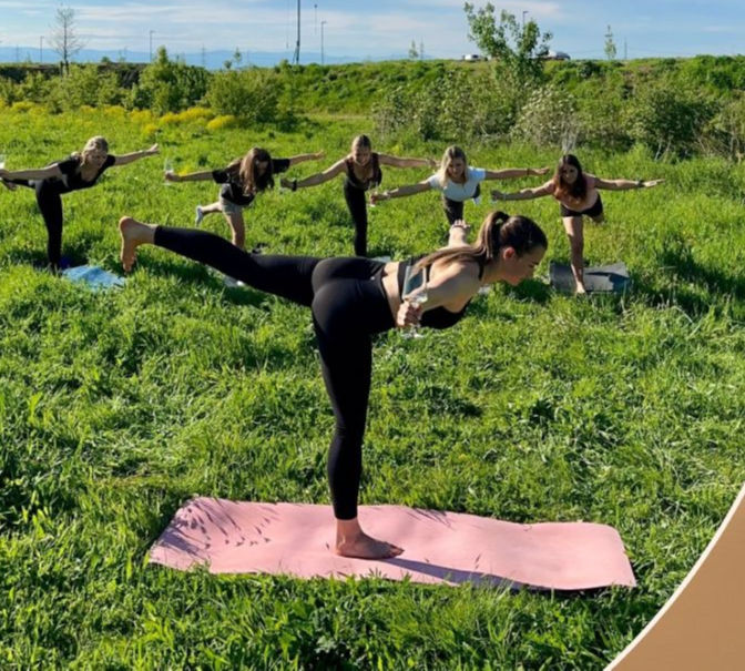 Wein & Pilates - Selina & Hanna