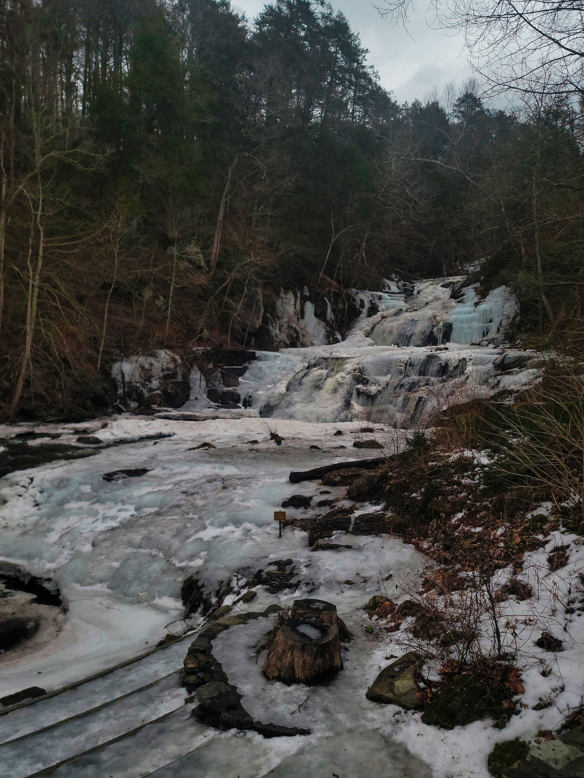 hiking kent falls state park connecticut