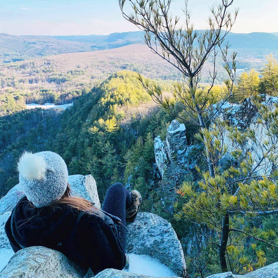 view of devils pulpit on the monument mountain hike in great barrington, massachusetts. located in new england.