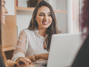 KI im Praxismarketing: Wird KI unsere Arbeit irgendwann ersetzen?