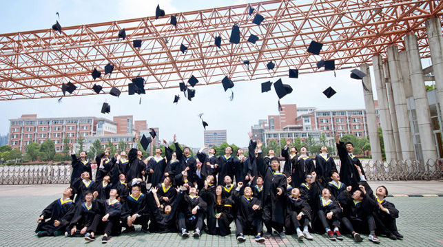 縮圖：畢業袍 連畢業帽 Graduation Gown with Cap (TC)