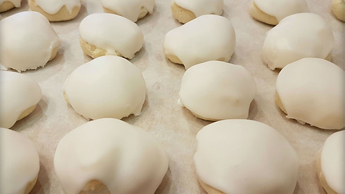 GENETTIS NO FRAME.jpg