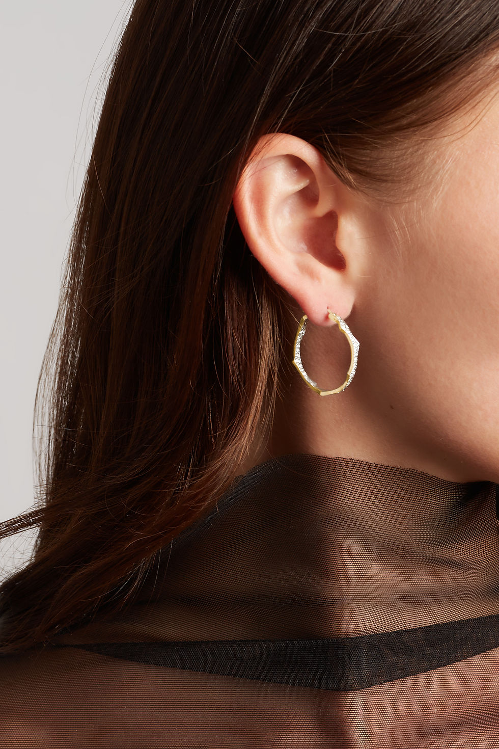 Thumbnail: Fantaisie Briar Medium Round Hoop Earrings