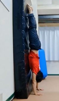 「身体を締める」ってどういうこと？バク転練習方法で一番誤解されているポイント