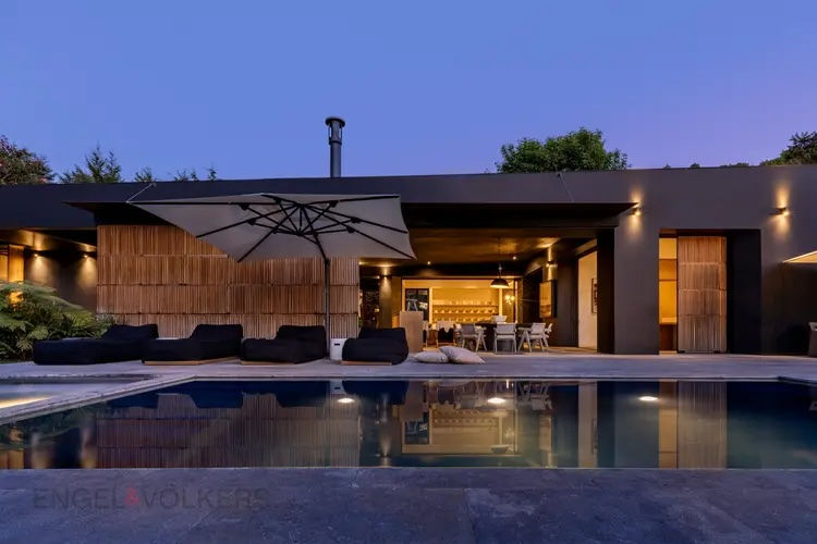 Venta de casas en Valle de Bravo 2025: precios, zonas y guía