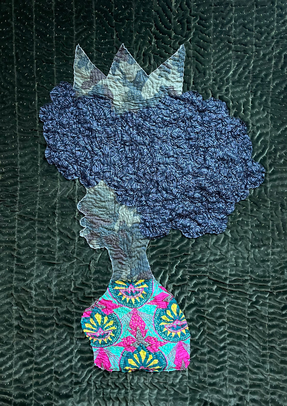 Unbroken Queen
2023
39 x 28 inches