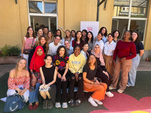 Foto di gruppo di tutte le partecipanti e delle sarte di Spazio 3R