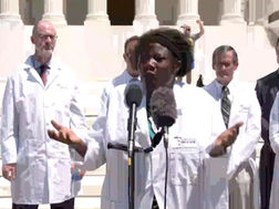 Đoạn phim sai lệch về virus, được cha con Trump cổ xuý, lan truyền trực tuyến