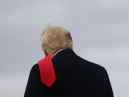 BÀI VIẾT ĐỘC QUYỀN: “Cánh màn nhung” của Trump có thật sự khép lại?