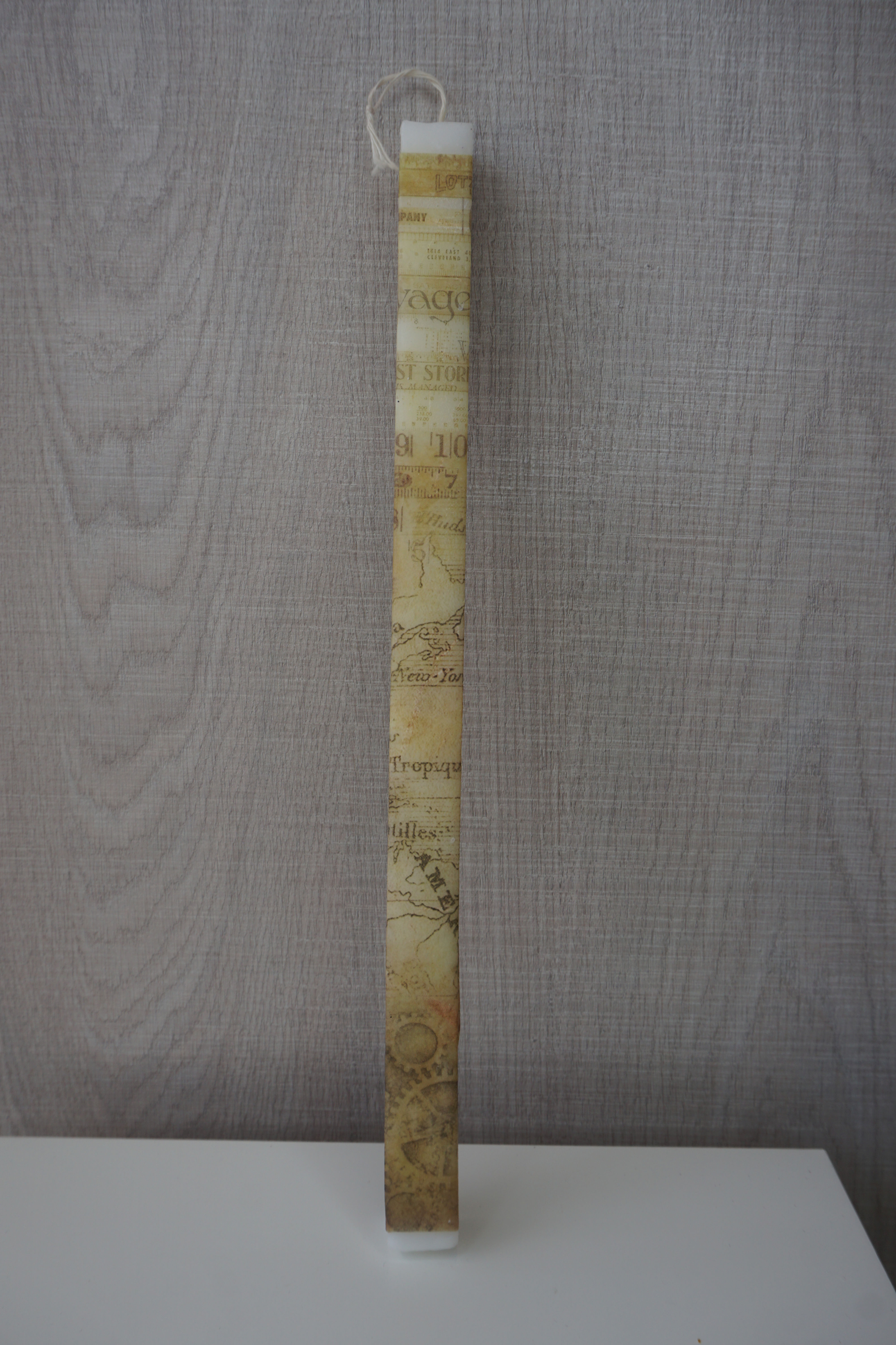 Πασχαλινή λαμπάδα τετράγωνη "πυξίδα"