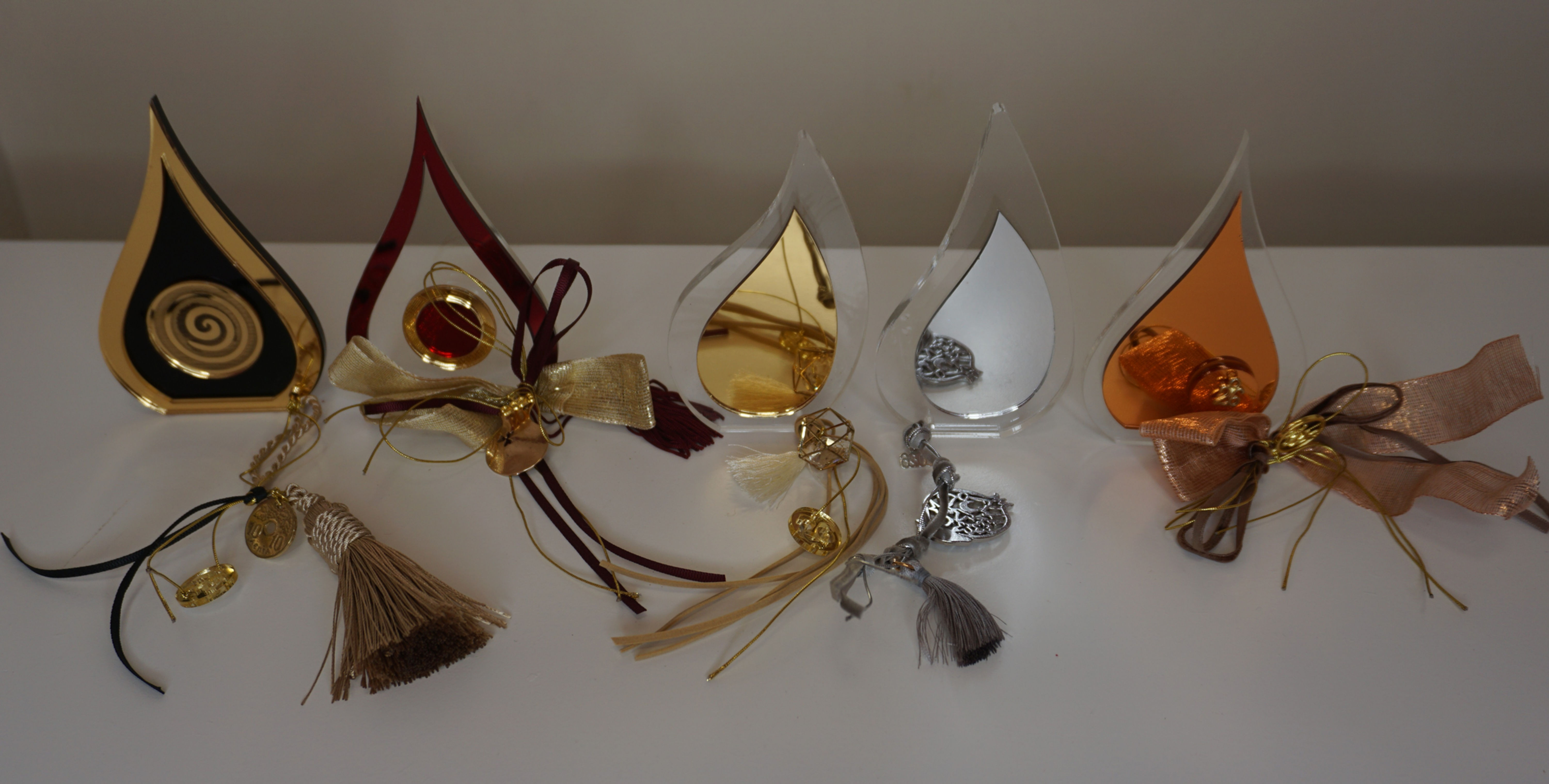 Γούρια με plexiglass σε 5 σχέδια