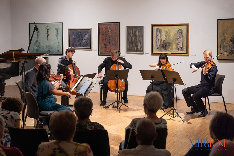 2028-08-27-TE-web-01443