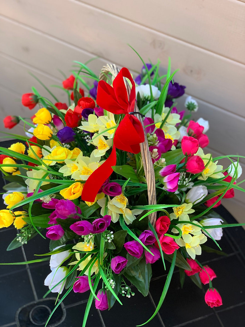 Thumbnail: Colourful Spring Gift Basket