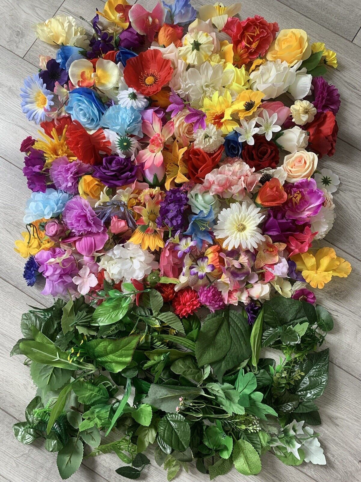 100 Flower Heads & Craft Leaves