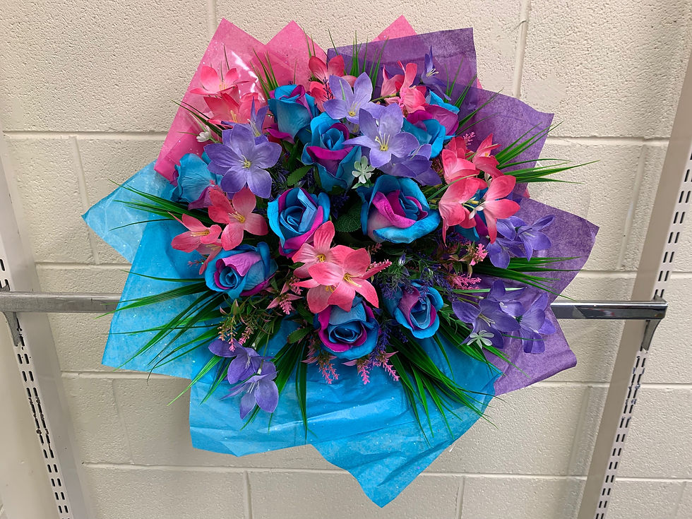 Thumbnail: Large Gorgeous Stitch Roses Bouquet Florist Gift Box