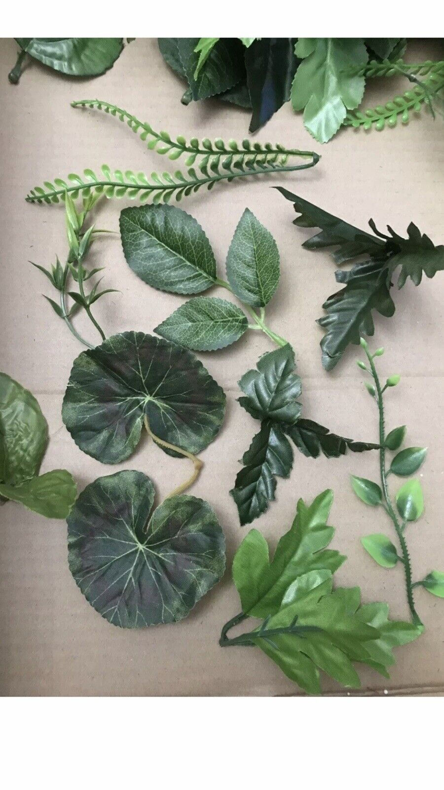 Thumbnail: 200 Flower Heads & Craft Leaves