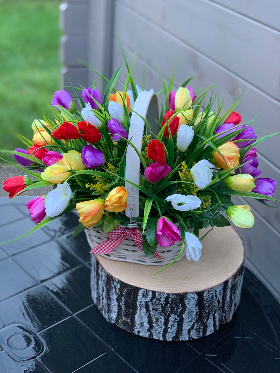 Thumbnail: Colourful Tulips gift basket small