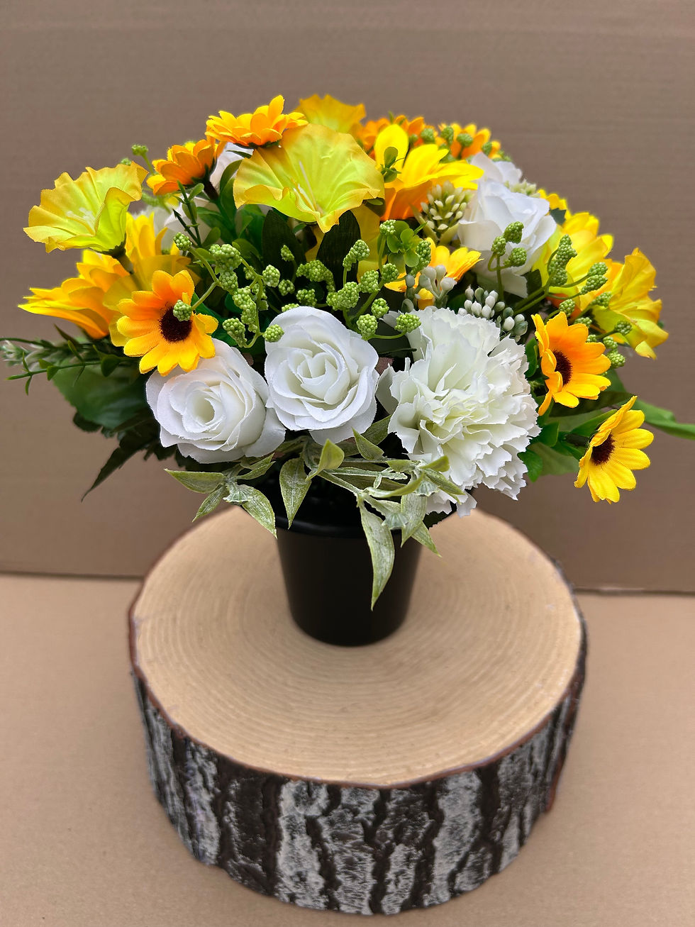 Thumbnail: Yellow white grave pot