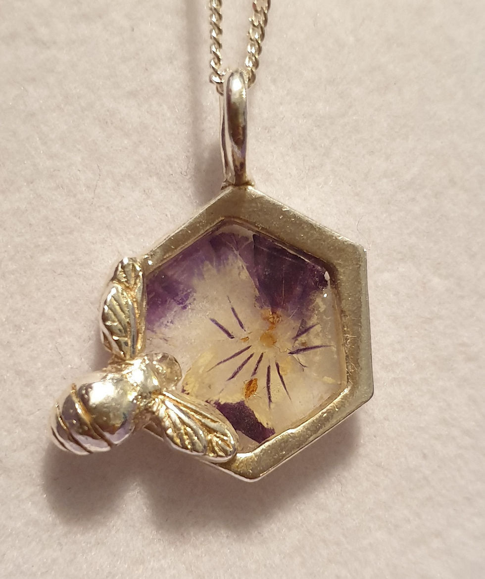 Thumbnail: Silver bee on hexagon shape with pansy in resin