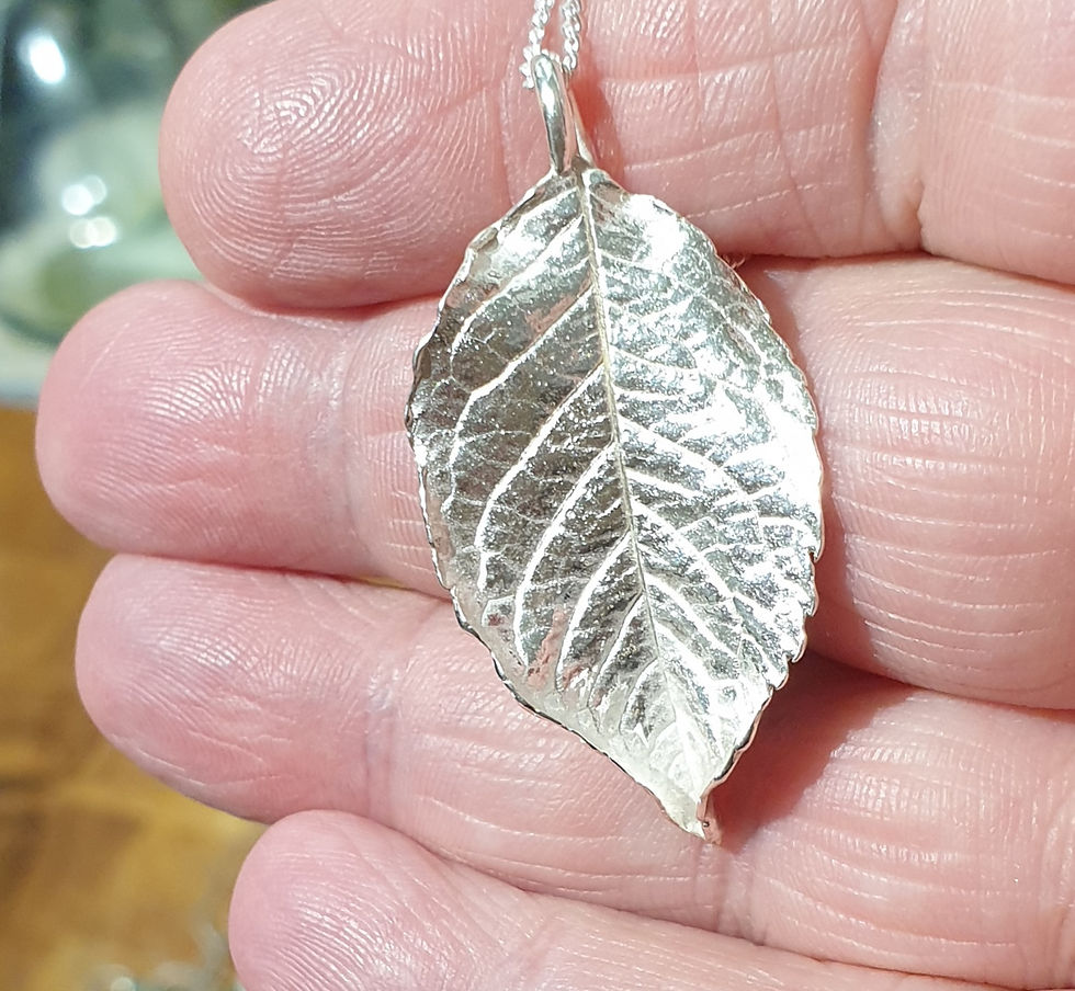 Thumbnail: Silver leaf pointed