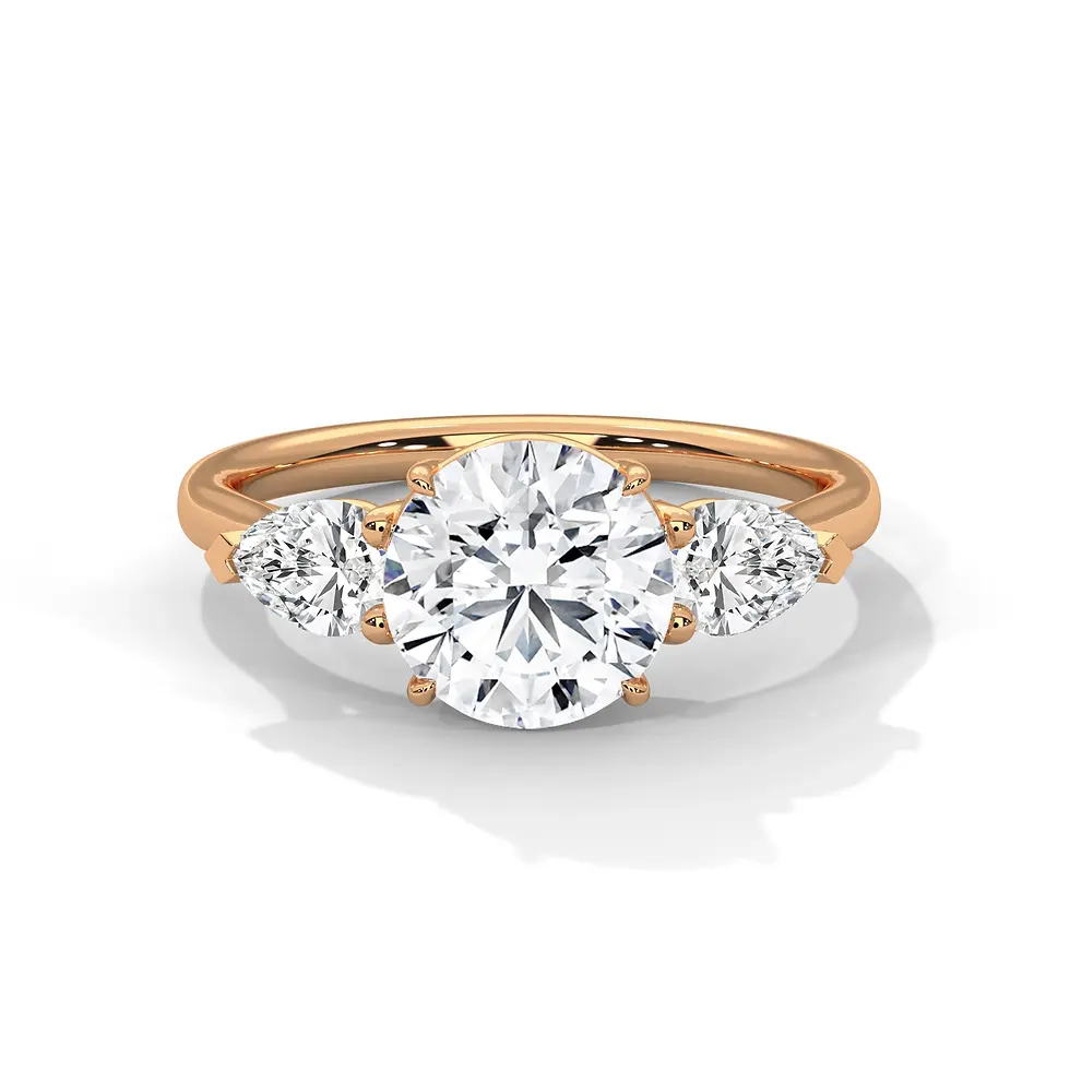 Bague de fiançailles trilogie rond accompagnée poire en or rose vue de face