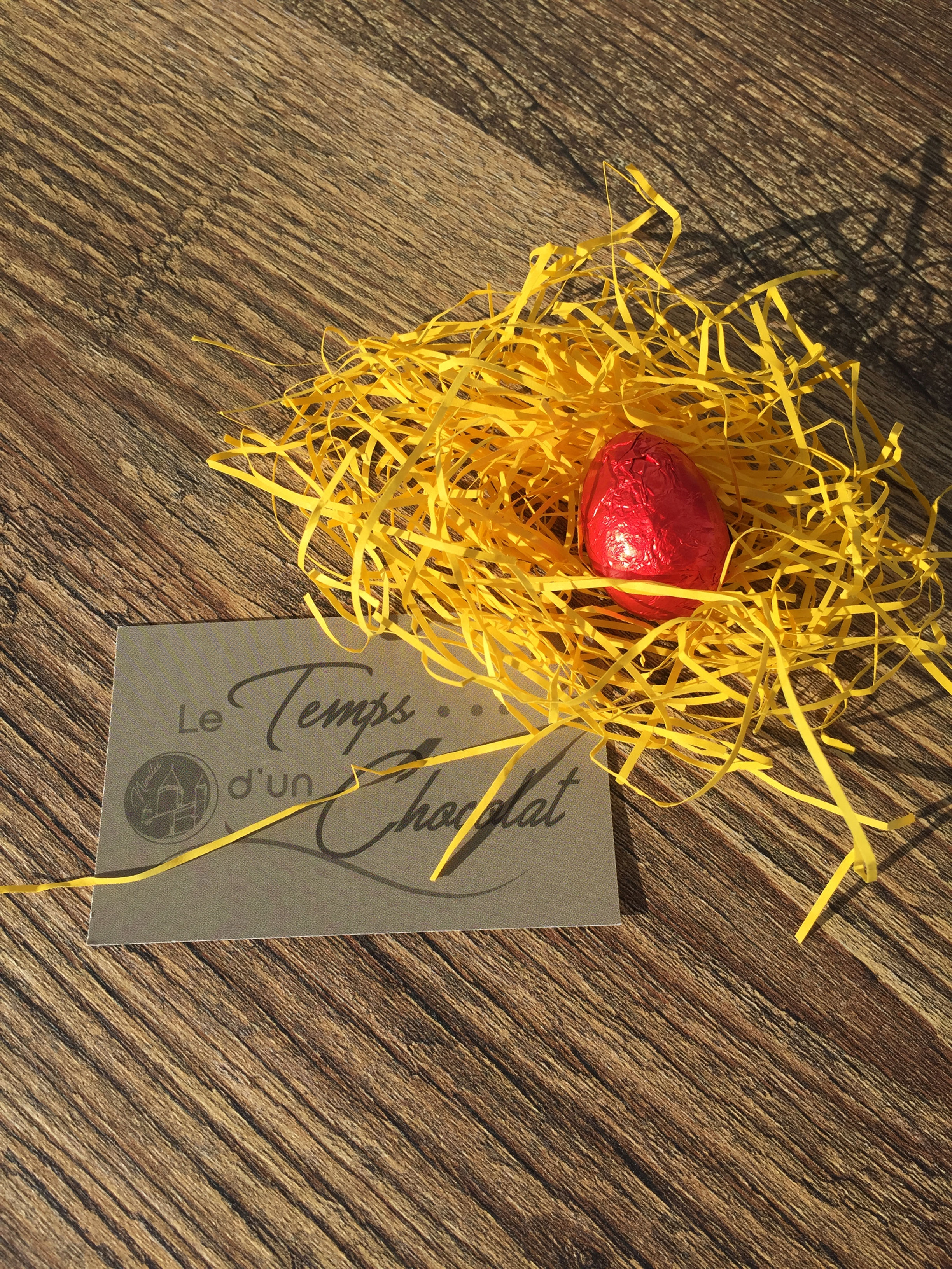 Petit oeuf noir plein