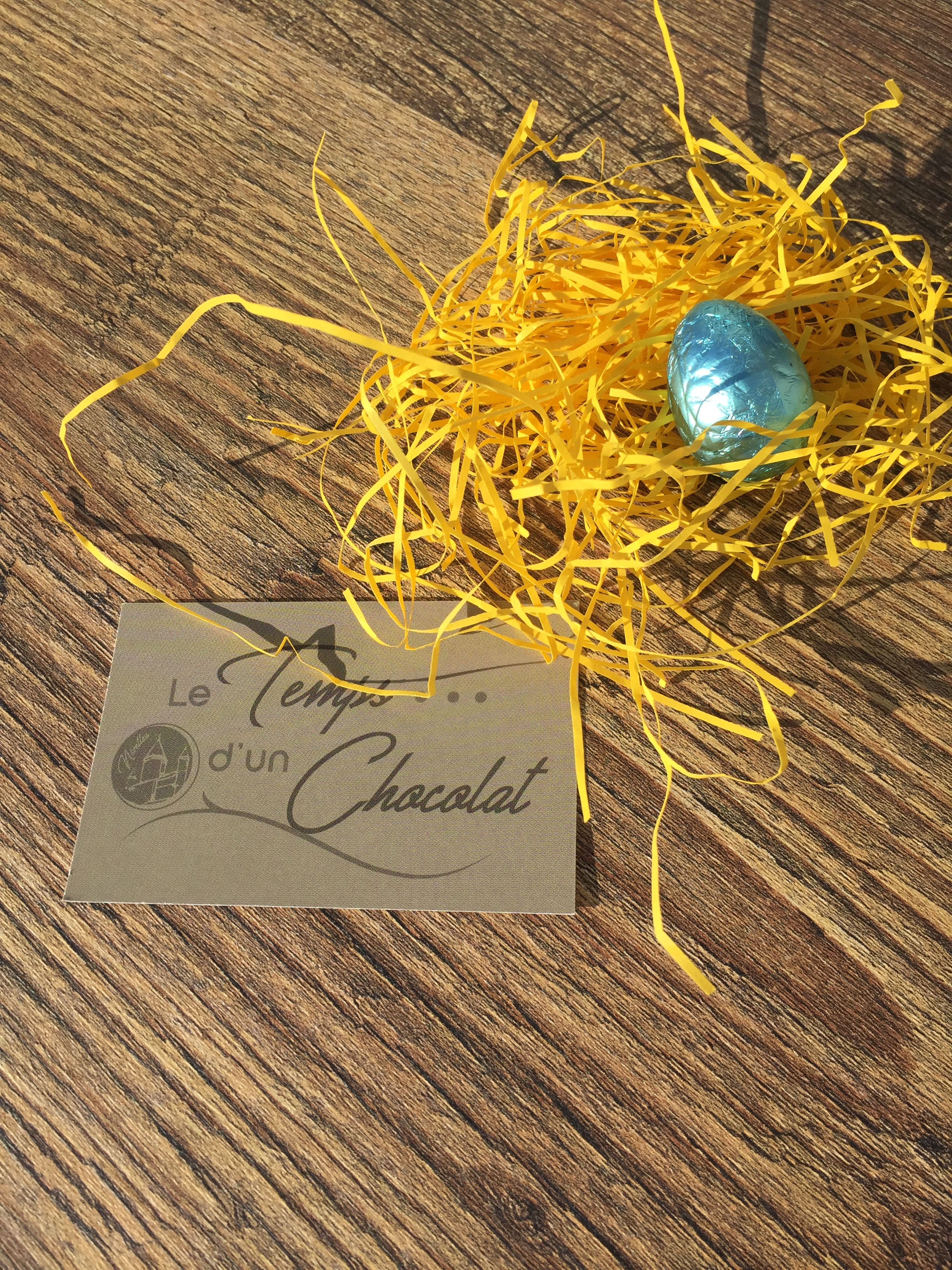 Petit oeuf blanc praliné amande