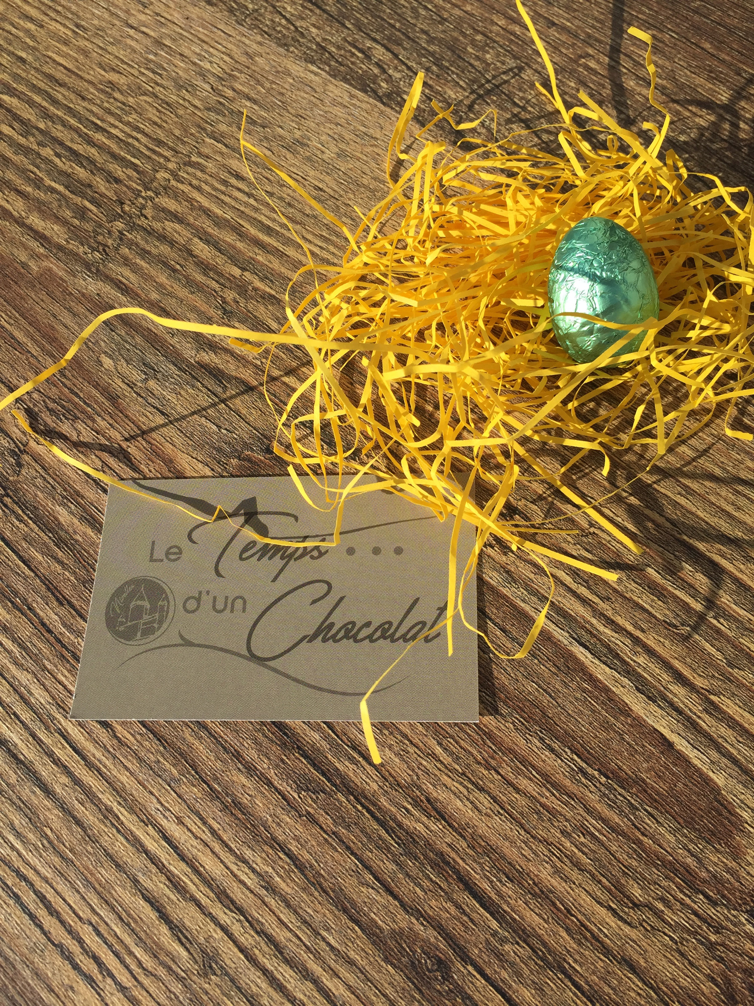 Petit oeuf blanc praliné