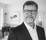 Ahrnt Portræt 2_edited.jpg