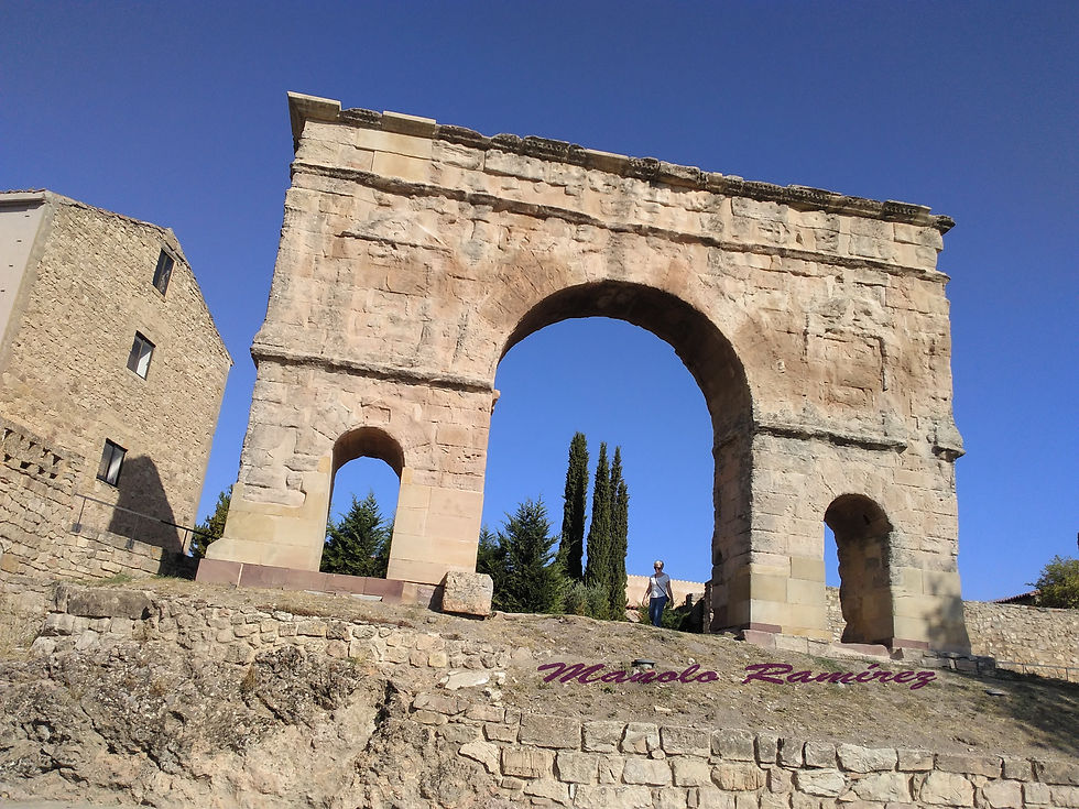 Medinaceli. Arco romano (24.08.2 (9)