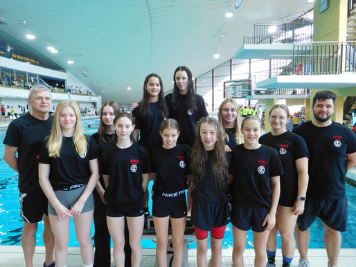 Die Frauenmannschaft des Celler Schwimm-Clubs (CSC) überzeugt beim Deutschen Mannschaftswettbewerb