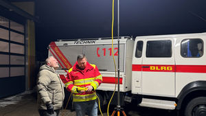 Sparkasse unterstützt DLRG Celle mit 5.000 Euro
