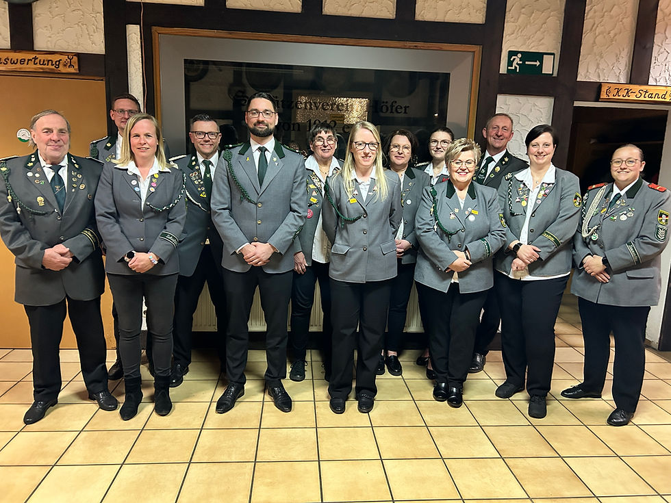 von links (vorne): Kurt Skorek, Melanie Langer, Florian Bruns, Annika Knoop, Meike Manthe, Julia Breitbeck, Jana Kämpfer von links (hinten): Bastian Cruse, Heiko Buck, Sabine Skorek, Melanie Meyer-Ibsch, Svenja Bührmann, Friedrich-Wilhelm Trumann Es fehlen: Dave Hubbard, Vanessa Syrcke, Cord Bangemann, Dorette Bünger. Foto: Jana Kämpfer