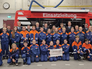 Großzügige Spende für die Jugendarbeit: Lions Club übergibt 5000 Euro an Jugendfeuerwehren des Nordkreises