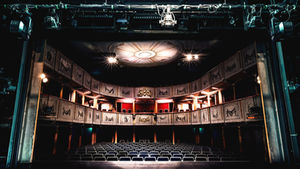 Schlosstheater: Postkartenaktion und Demoaufruf - Stichwort Tariftreue