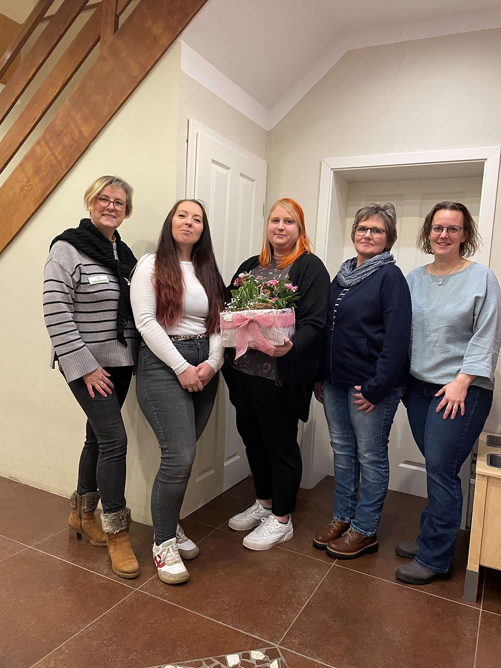 v.l.n.r. Diana Habermann als Mitarbeiterin v. Familienservicebüro mit den Berger Tagespflegerinnen Maria Züchner, Vanessa Böttger mit neuen Angebot ab Mitte April sowie Cornelia Meier und Nicole Eggers (auf dem Foto fehlt: Tagespflegerin Juliane Bußacker) Copyright: Stadt Bergen)