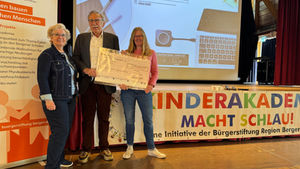 Karsten Timme sammelt 2.000 Euro für Kinderakademie der Bürgerstiftung Region Bergen