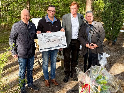 1.500 Euro für die Jugendarbeit der Blue Diamonds