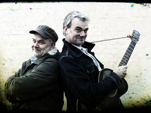 Blues mit Herz, Energie und Tradition: Tim & Peter Funk am 21. August zu Gast in „Kunst&Bühne“