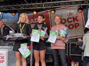 Mit Leichtigkeit, Spaß und Mut: Platz 2 für Sonja Beer beim 10-Teiche-Marathon