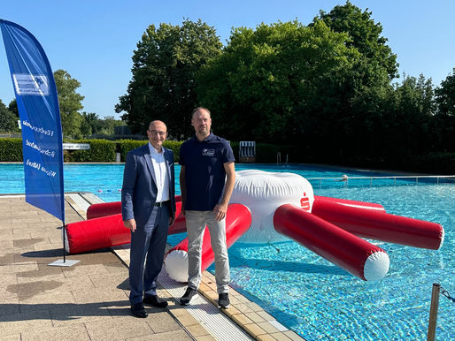 Acht Arme sorgen für ganz viel Spaß im Freibad Winsen