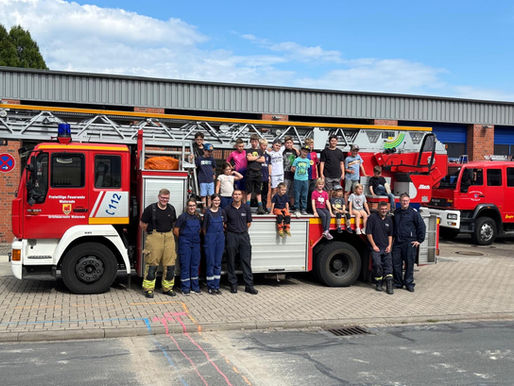 Strahlende Kinderaugen beim Ferienprogramm der Feuerwehr Walsrode