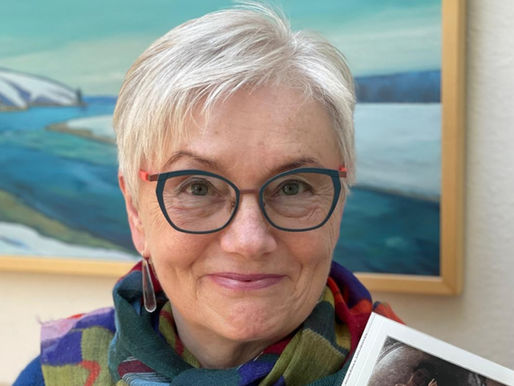 Im Spiegel: Gudrun Heyens liest aus Ihrem Erzählband 