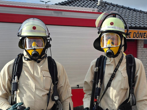 Kisten mit Hinweis auf radioaktive Gefahr lösen Feuerwehreinsatz in Altencelle aus