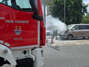 FWCelle_brennendes_Auto