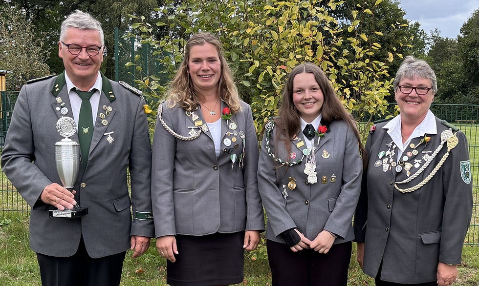 v.l.n.r.: Thomas Röder (SV Eversen), Wiebke Ahrens (SV Bleckmar), Jamila Loggia, SV Bollersen, Silke Lüllmann (SSV Wardböhmen) Copyright: Stadt Bergen