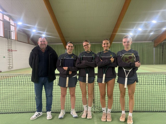 v.l. Coach Steve Williams, Michelle Oestmann, Florine Lemgo, Nilay Cakil und Michelle Kirsch (Foto Steve Williams)