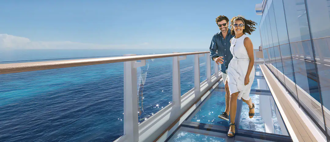 M124_1080x465-OB23-Oceanwalk-lifestyle-min (1).webp